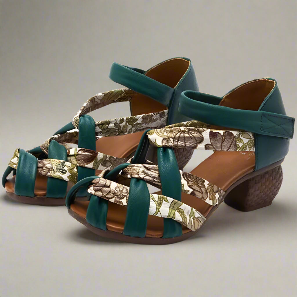 סנדלים-CAVARIA