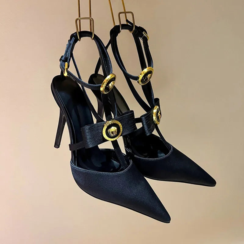 סנדלים – LOUVIÈRA