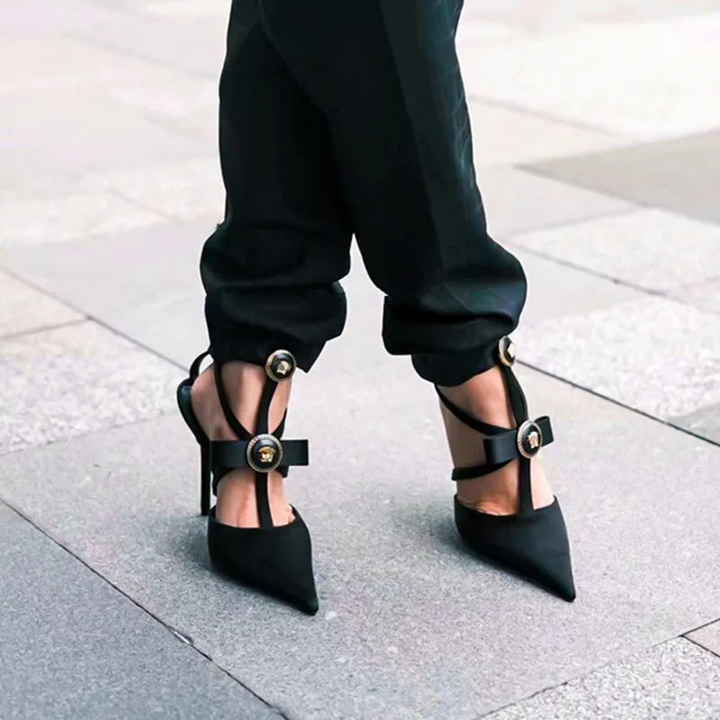 סנדלים – LOUVIÈRA