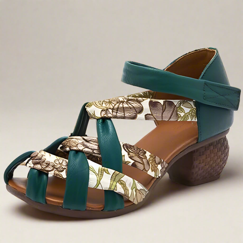 סנדלים-CAVARIA